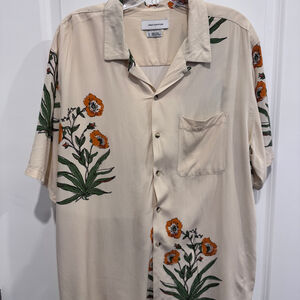 Urban Outfitters Men’s Floral short sleeve buttonfront
